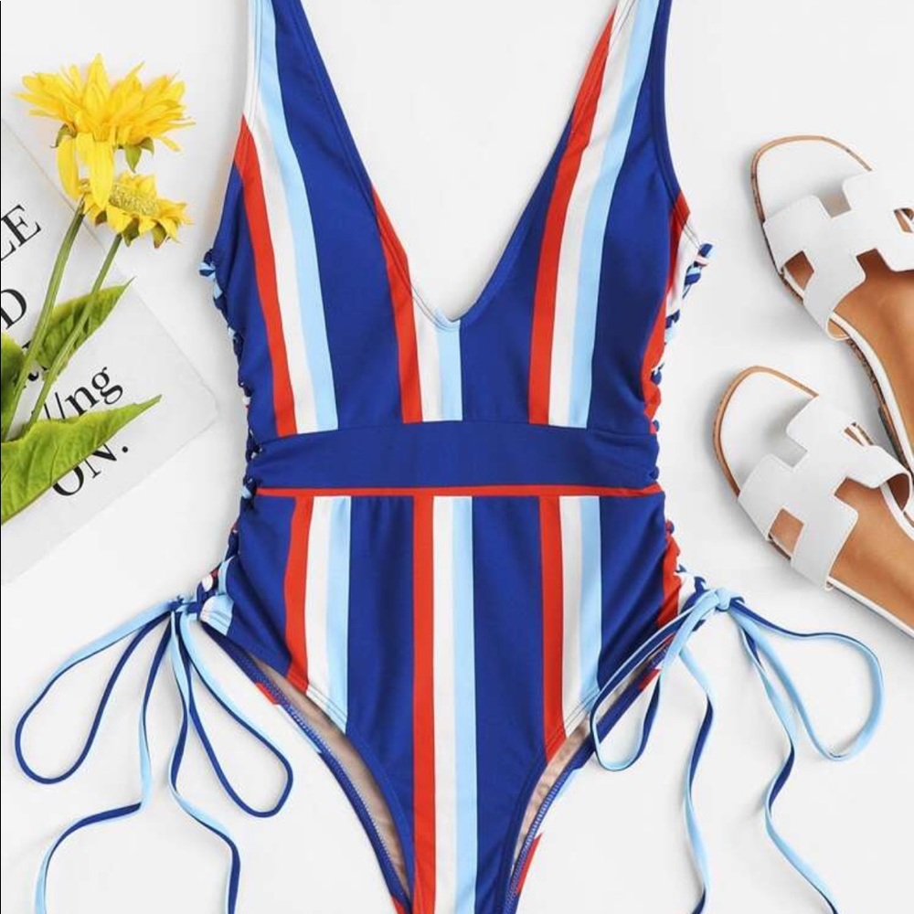 ☀️Brand New Striped Bathing Suit☀️
